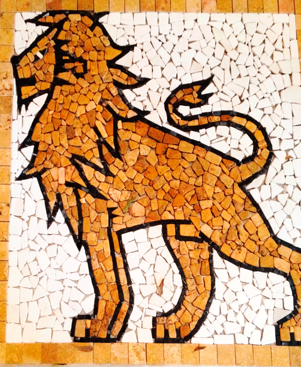 León de mármol